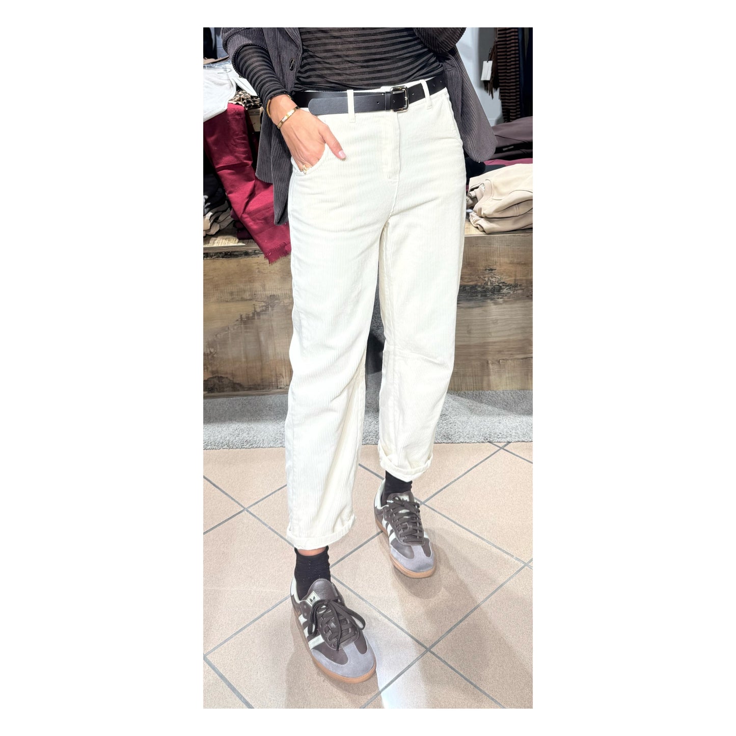 Panta velluto mille righe   - Have one