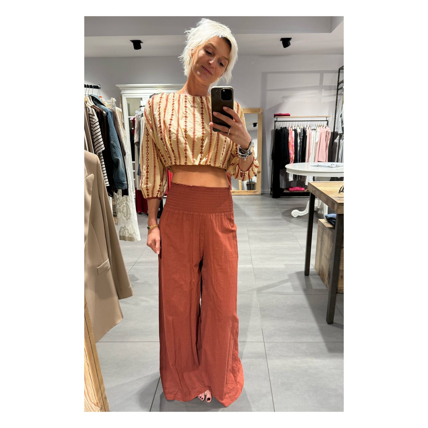 Top ricamo - Meme Road