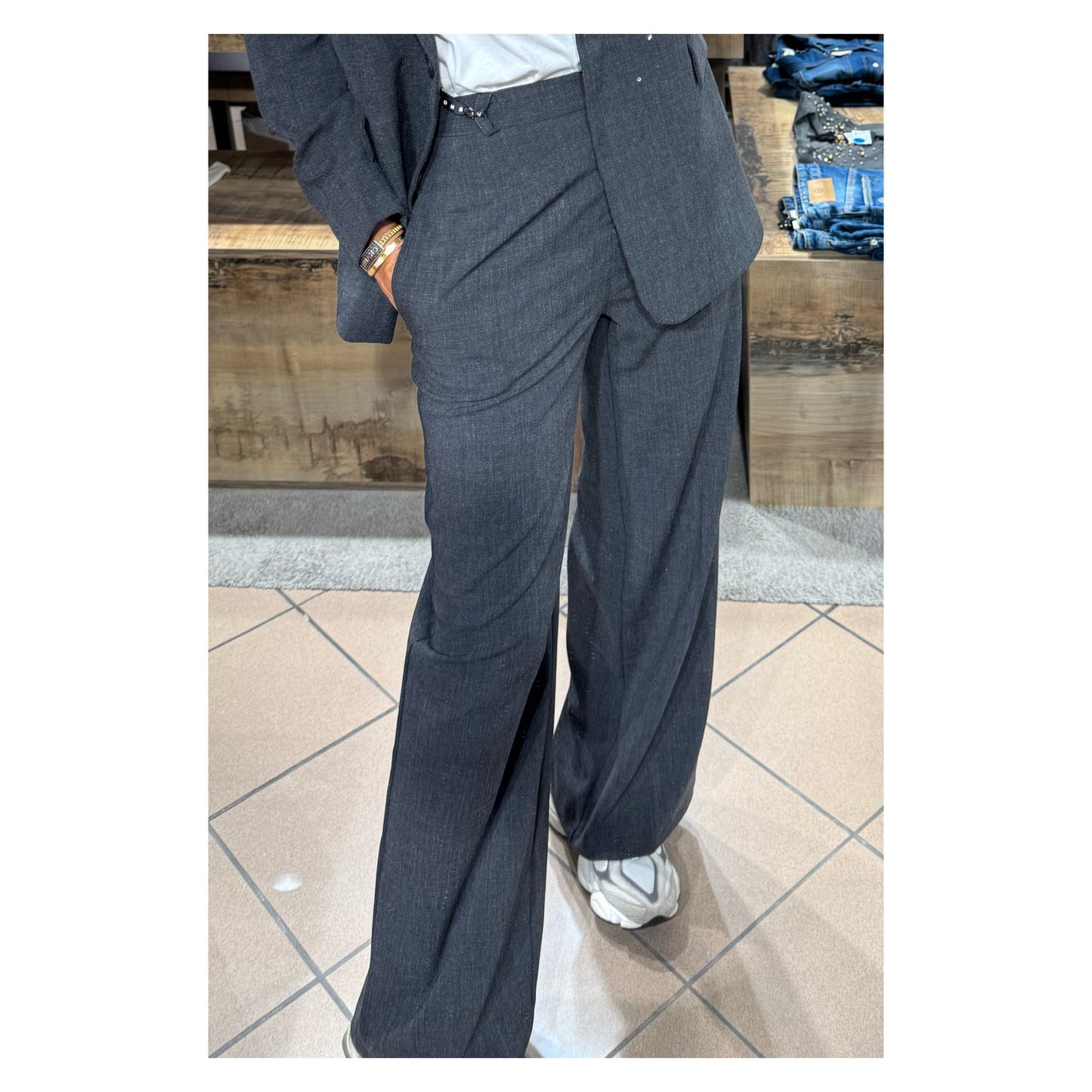 Pantapalone gamba dritta  - Have one