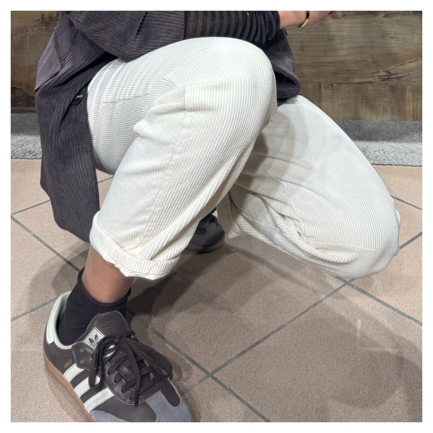 Panta velluto mille righe   - Have one