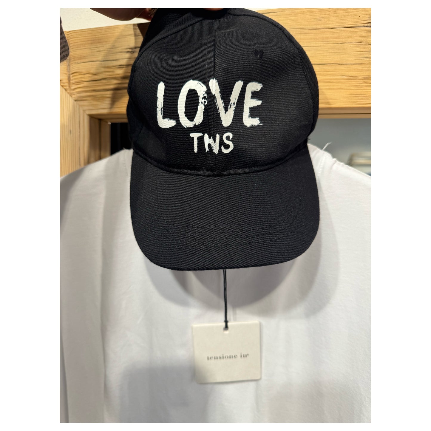 T-shirt e cappellino - Tensione In